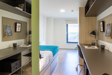 Gold En Suite River View at Dun Holm House, Unit 8, The Riverwalk, City Centre, Durham, DH14SL - Image 2